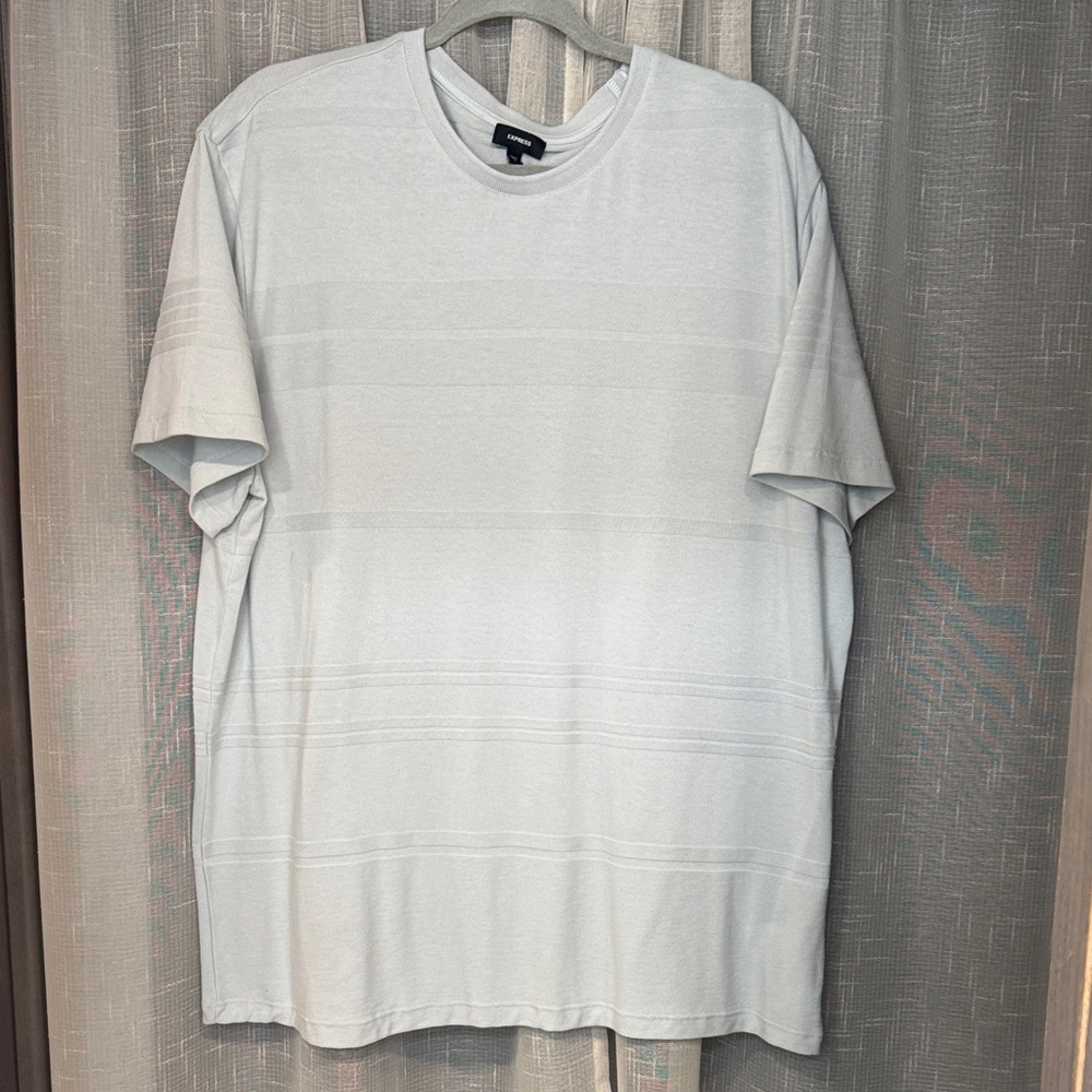 Express Light Gray Short Sleeve Tee. size XL